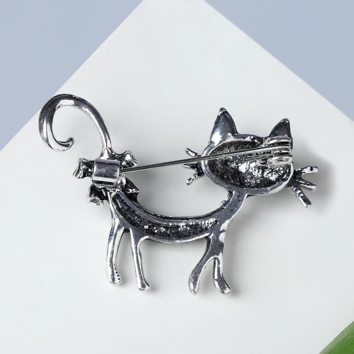 Брошь &laquo;Кошка&raquo; кокетливая с бантом, цвет чёрный в чернёном серебре