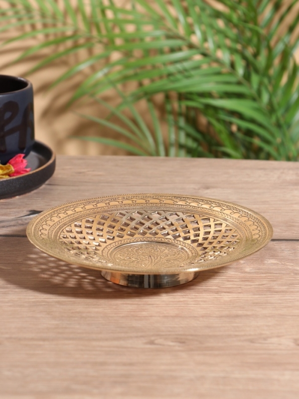 Блюдо сервировочное &laquo;Ажурное&raquo;, латунь, 17&times;17&times;3 см