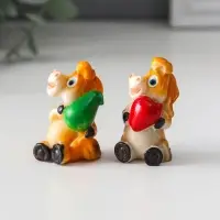 Сувенир полистоун "Коняшка с фруктиком" МИКС 2,2х2,5х4,7 см