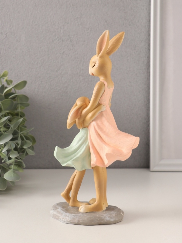 Сувенир полистоун "Зайки. Мама с дочкой" 11,5х7х21,5 см