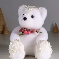 Декор "Белый медвежонок с еловым бантом, в бусинках" 16х12х14 см