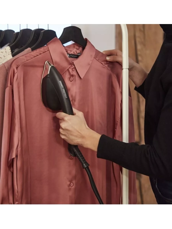 Гладильная система с отпаривателем Cube UT2020E0, черная