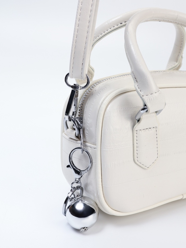 Сумка женская, 20*9*12, отд на молнии, длин ремень, белый Сумка женская, 20*9*12, отд на молнии, длин ремень, белый