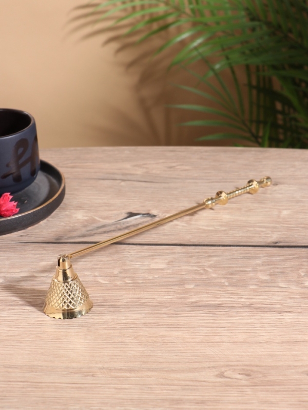 Гаситель для свечей "Еловая шишка" латунь 28,5 см