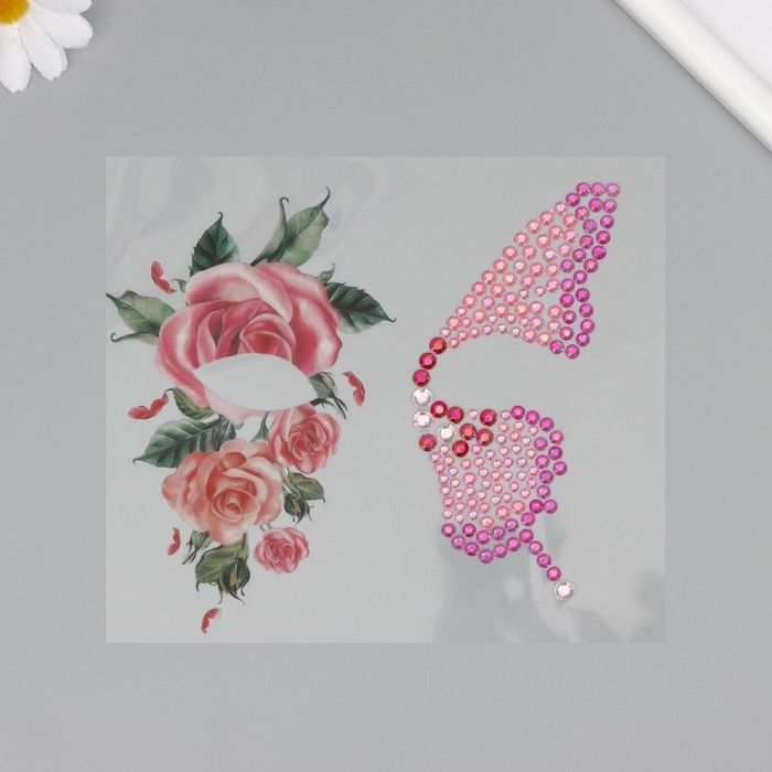 Наклейка пластик стразы "Крыло бабочки и розовые розы" 16х17 см