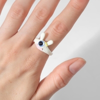 Кольцо &laquo;Монстрик&raquo; заяц с бантом, цвет белый, безразмерное