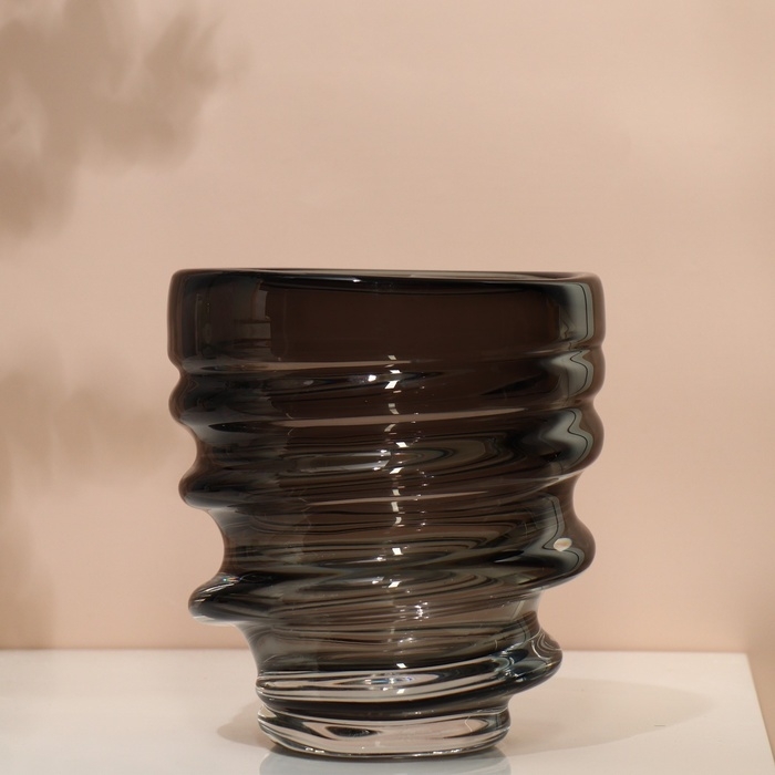 Ваза для цветов &laquo;Пилея&raquo; из прозрачного черного стекла 20 х 18 х 18 см