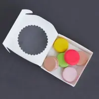 Подарочная коробка сборная с окном, белый, 11.5&times;11.5&times;3 см