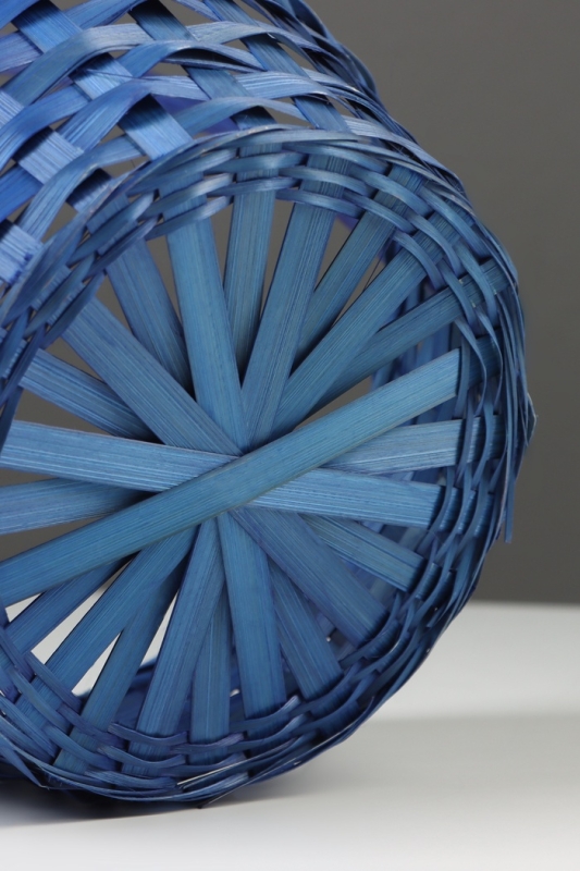 Корзина плетёная, 20×20×9 см, ручка h=25 см, бамбук, синий Корзина плетёная, 20×20×9 см, ручка h=25 см, бамбук, синий