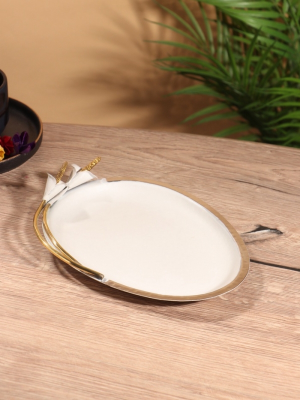 Блюдо сервировочное овальное "Белые цветы каллы" белое с золотом, нерж. сталь 24х17,5х4 см   1043955