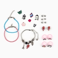Набор бижутерии «Будь в тренде» Набор бижутерии «Будь в тренде»