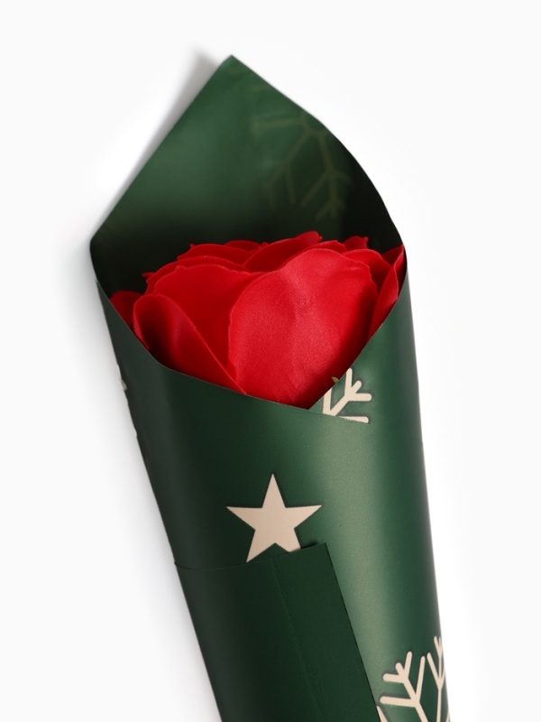 Новогодняя мыльная красная роза