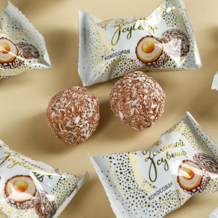 Набор &laquo;8 марта&raquo;: чай чёрный с лесными ягодами 50 г., шоколадные конфеты 100 г.