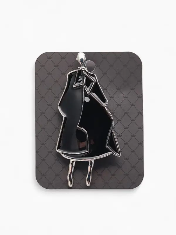 Брошь "Дама в пальто" с эмалью, цвет чёрный в серебре