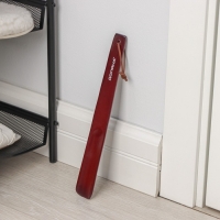 Ложка для обуви Доляна, с петелькой, деревянная, 30&times;4 см, коричневая