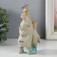 Сувенир полистоун "Гусыня с детками" 9х5,5х14,5 см