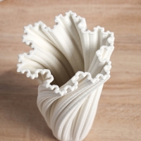 Ваза керамика настольная "Алойз" виток, 24х15 см, белый Ваза керамика настольная "Алойз" виток, 24х15 см, белый