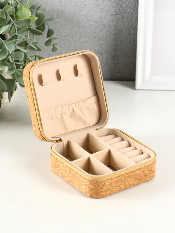 Шкатулка кожзам для украшений "Рыбки" пробка 10х10х5 см