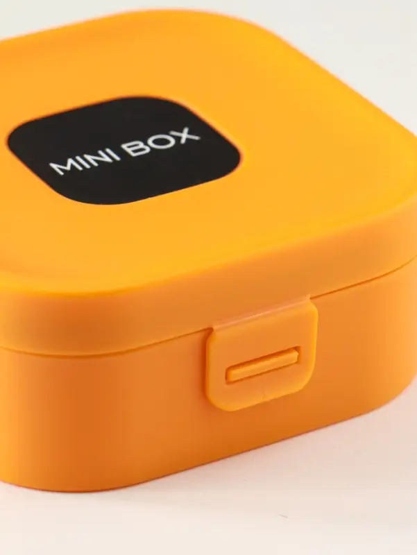 Шкатулка пластик для украшений с зеркалом, с ручкой 3 ячейки, 3 полосы, оранж 9х9х3,8 см