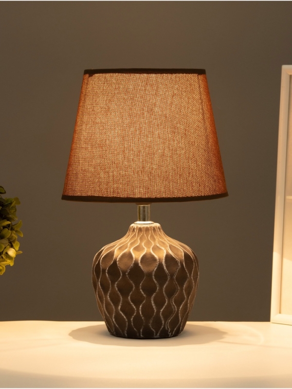 Настольная лампа Настольная лампа "Кудри" 1х40Вт Е14 кофе/белый 19,5х19,5х31см