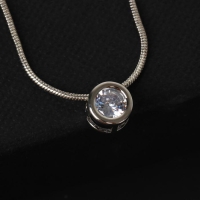 Кулон «Стразинка» круг в огранке, цвет белый в серебре, 40 см Кулон «Стразинка» круг в огранке, цвет белый в серебре, 40 см