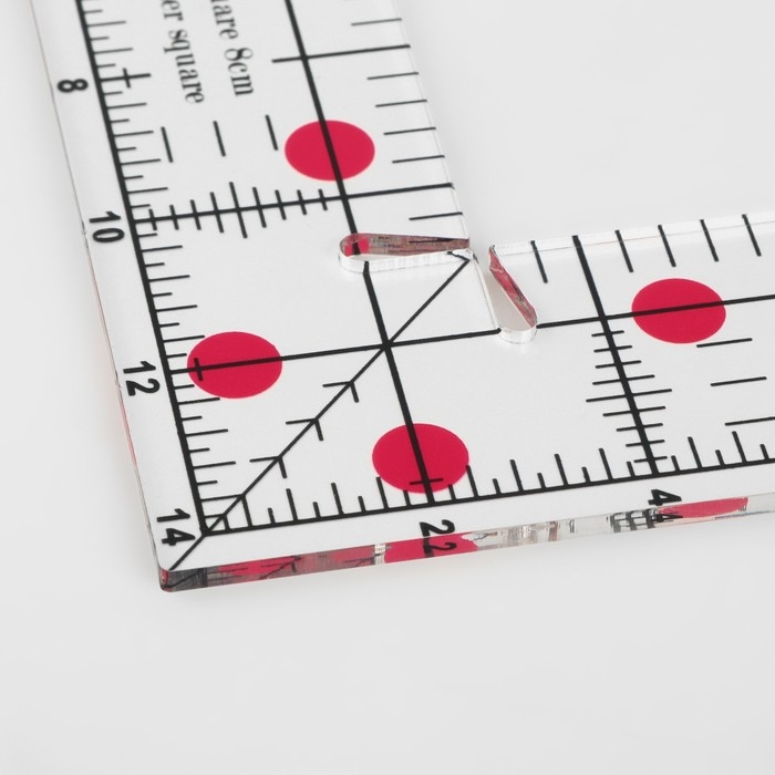 Линейка для квилтинга и пэчворка, с отверстием, 15 × 15 см, толщина 3 мм, цвет прозрачный/розовый Линейка для квилтинга и пэчворка, с отверстием, 15 × 15 см, толщина 3 мм, цвет прозрачный/розовый