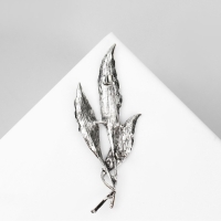 Брошь "Листья" трио, цвет серый в чернёном серебре Брошь "Листья" трио, цвет серый в чернёном серебре