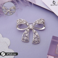 Брошь &laquo;Бант&raquo;, цвет белый в серебре