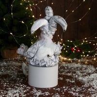 Новогодний шут "В нарядном костюмчике" музыка шевелит головой, 46 см, белый