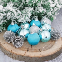 Набор украшений пластик 12 шт "Домик" (9 шаров,3 шишки) 4х11,5х20 см серебро, голубой Набор украшений пластик 12 шт "Домик" (9 шаров,3 шишки) 4х11,5х20 см серебро, голубой