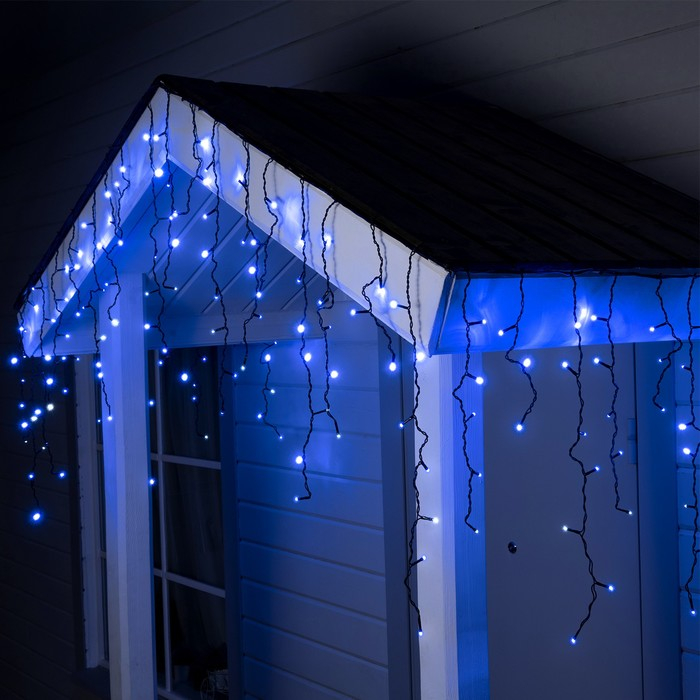 Гирлянда &laquo;Бахрома&raquo; 4 &times; 0.6 м, IP44, тёмная нить, 180 LED, свечение синее, мерцание белым, 220 В