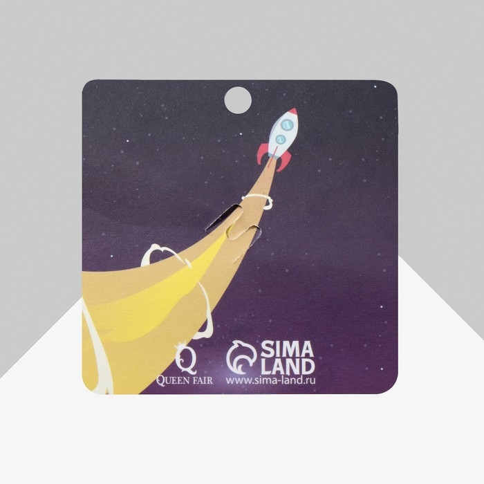 Брошь &laquo;Космонавт&raquo; на луне, цвет чёрно-белый