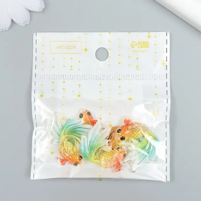 Декор для творчества пластик "Рыбка оранж с зелёно-голубым хвостом" с золотом 2,5х3 см