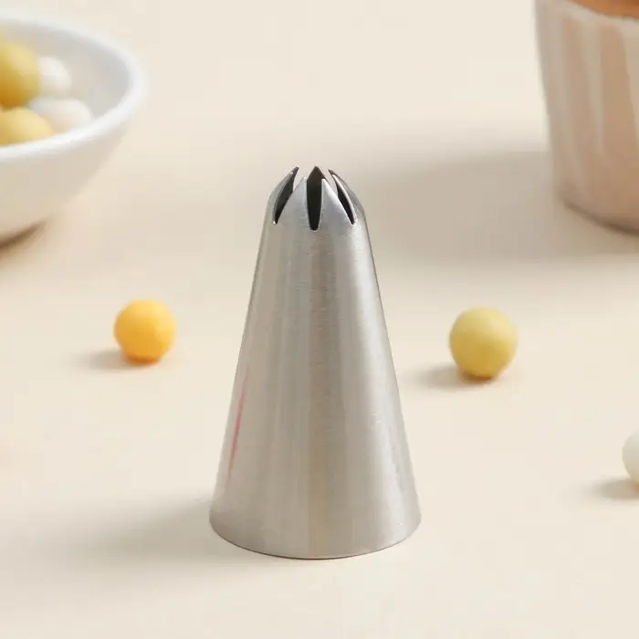 Насадка кондитерская &laquo;Закрытая звезда&raquo;, d=3 см, выход 0,3 см, нержавеющая сталь