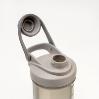 Шейкер спортивный для коктейлей и воды, 700 мл "Мастер К", 23.5 х 11 см, микс