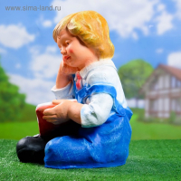 Садовая фигура "Мальчик с книгой" цветной, 30х26х43см Садовая фигура "Мальчик с книгой" цветной, 30х26х43см