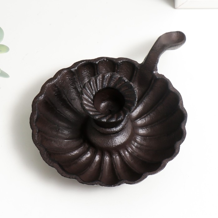 Подсвечник чугун на 1 свечу Подсвечник чугун на 1 свечу "Раковина" с ручкой 6х13х19 см