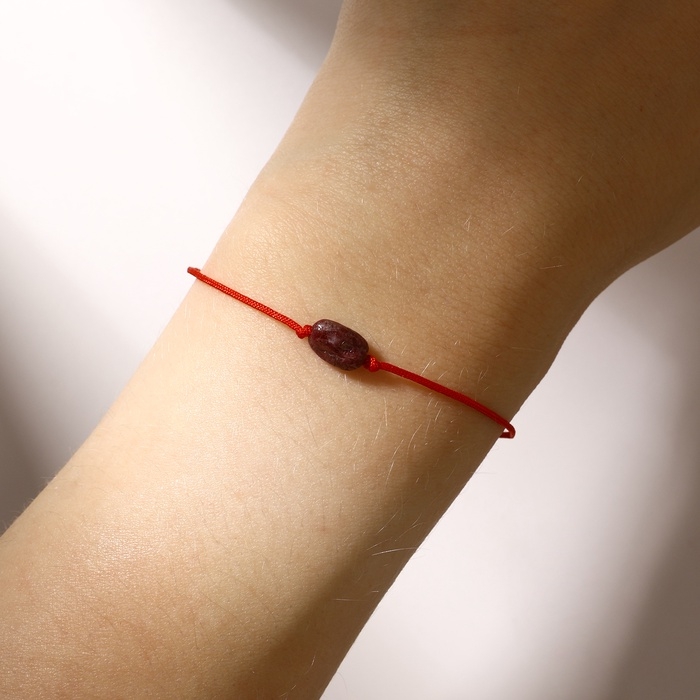 Браслет желаний &laquo;Турмалин&raquo; на красной нити, длина регулируется