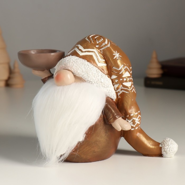 Подсвечник полистоун на 1 свечу "Дед Мороз в золотом колпаке с узорами" 18х9,5х13 см