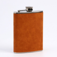 Подарочный набор "Майкл" 4 в 1: фляжка 240 мл, воронка, 2 рюмки, коричневый, 15 х 17 см Подарочный набор "Майкл" 4 в 1: фляжка 240 мл, воронка, 2 рюмки, коричневый, 15 х 17 см