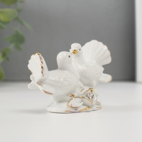 Сувенир керамика "Голубки с розой" белый, страза 5,8х8,7х4,2 см Сувенир керамика "Голубки с розой" белый, страза 5,8х8,7х4,2 см