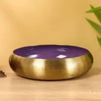 Подсвечник золотой с фиолетовым покрытием, 18&times;18&times;5 см