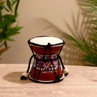 Сувенирный музыкальный инструмент "Барабан Дамару" 9х9х9 см Сувенирный музыкальный инструмент "Барабан Дамару" 9х9х9 см