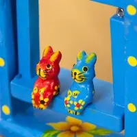 Сувенир "Зайки на качелях" дерево 11х5,4х14,4 см, цв. синий