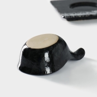 Набор фарфоровых соусников на фарфоровой подставке Magistro &laquo;Ночной дождь&raquo;, 4 предмета: соусник 3 шт 100 мл, подставка 35&times;12&times;1 см, цвет чёрный