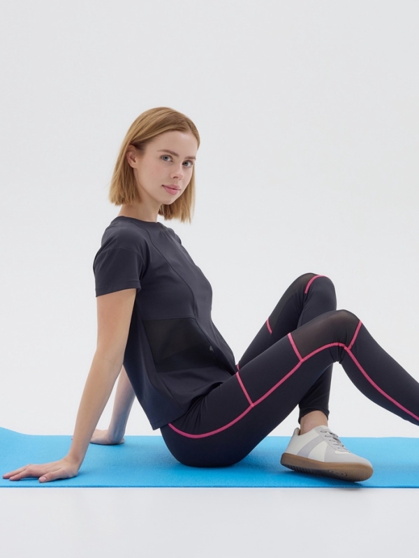 Футболка женская MINAKU, цвет чёрный, р-р 48