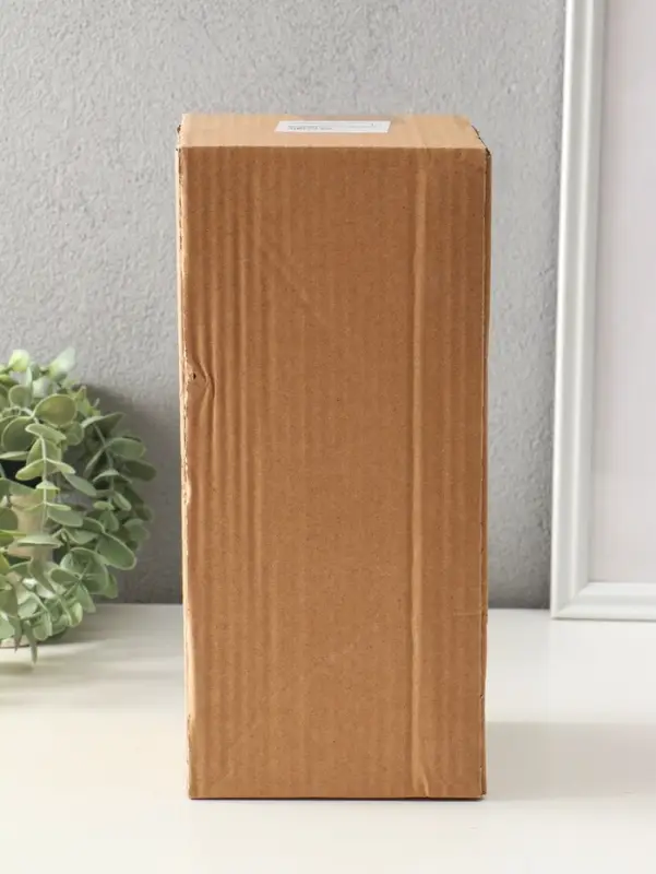 Сувенир полистоун "Влюблённые в вязанных джемперах, под зонтом" 8,5х9,5х25,5 см