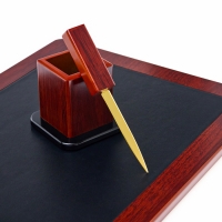 Набор настольный 7в1 (каранд-ца,подст д/ручек,визит-ца,часы Д-010,этажерка,нож канц,п,) Набор настольный 7в1 (каранд-ца,подст д/ручек,визит-ца,часы Д-010,этажерка,нож канц,п,)