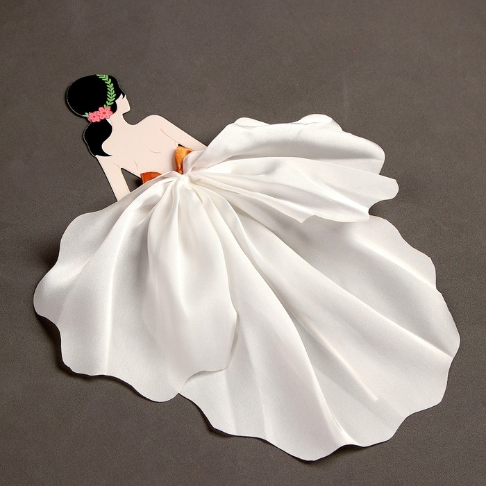 Топпер &laquo;Красотка в белом&raquo;