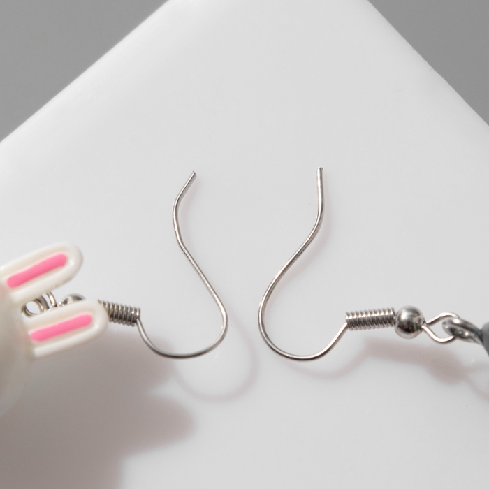 Серьги с эмалью «Вкусняшки» зайчик и морковка, цвет оранжево-белый Серьги с эмалью «Вкусняшки» зайчик и морковка, цвет оранжево-белый